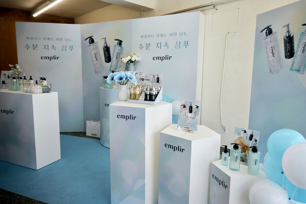 ブランドのPOP UP会場の什器とディスプレイ
